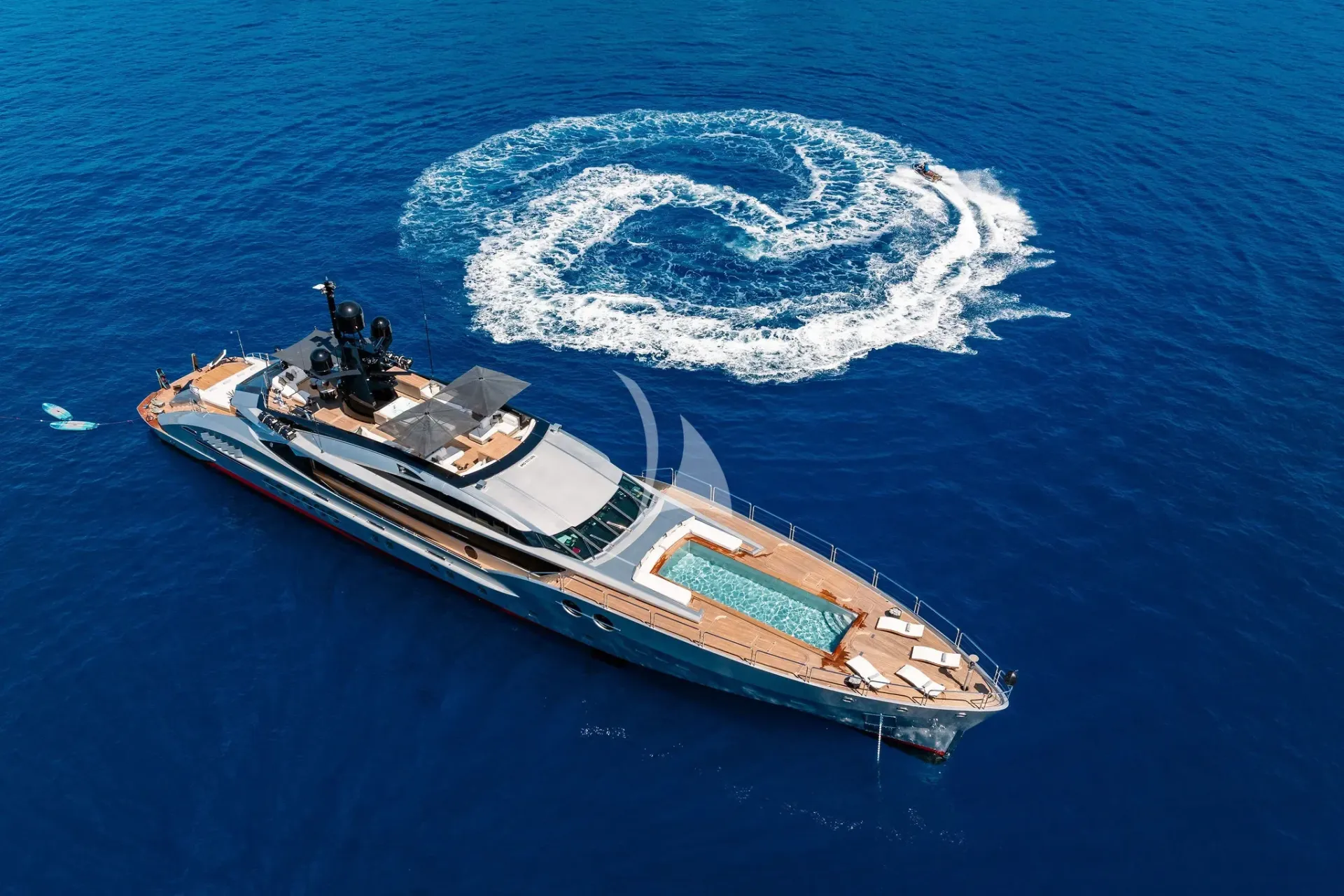 DB9, photograph 4